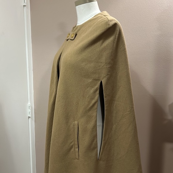 WAYF where are you from Cape size XS- like new - Picture 9 of 16